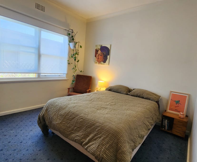 Room in a share house