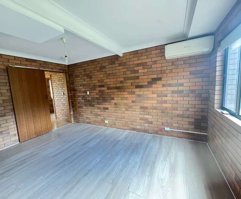 $350, Whole-property, 5 bathrooms, Southport QLD 4215