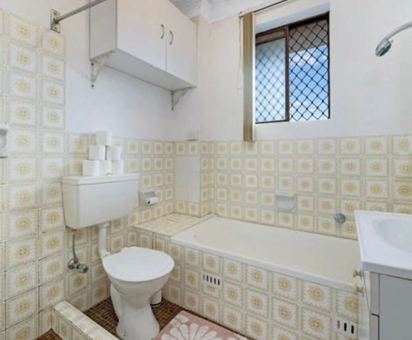 $230, Flatshare, 2 bathrooms, Regents Park NSW 2143