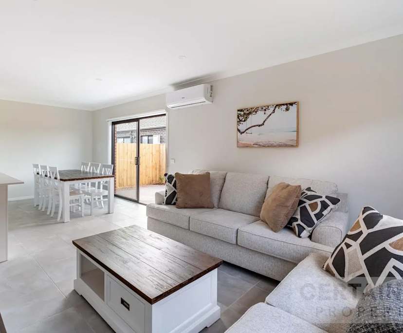 $230, Share-house, 3 bathrooms, Rockbank VIC 3335