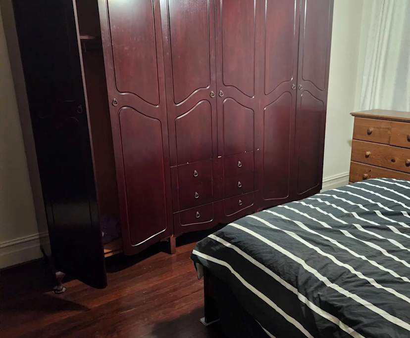 Room in a share house