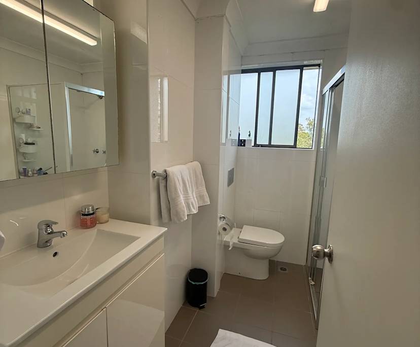 Whole property with 1 room for rent