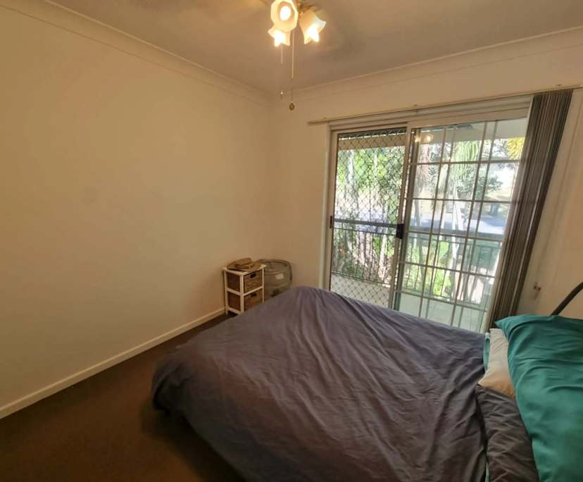 $300, Flatshare, 3 bathrooms, Taringa QLD 4068