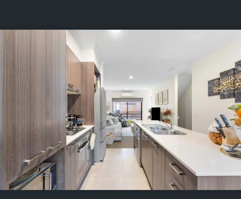 Room in a share house