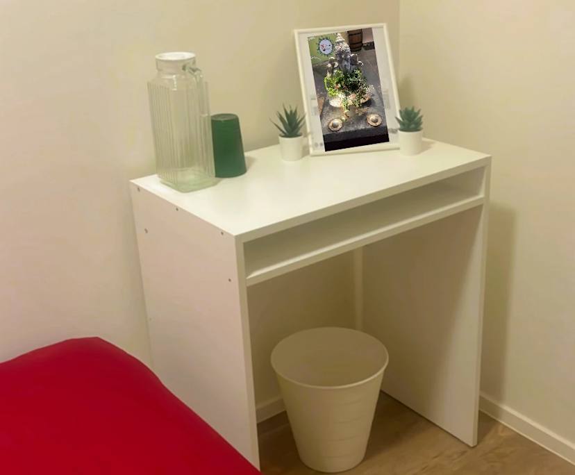 Furnished room in a flatshare