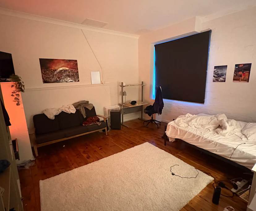 Furnished room in a share house
