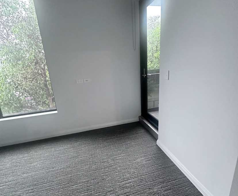 Unfurnished room in a flatshare