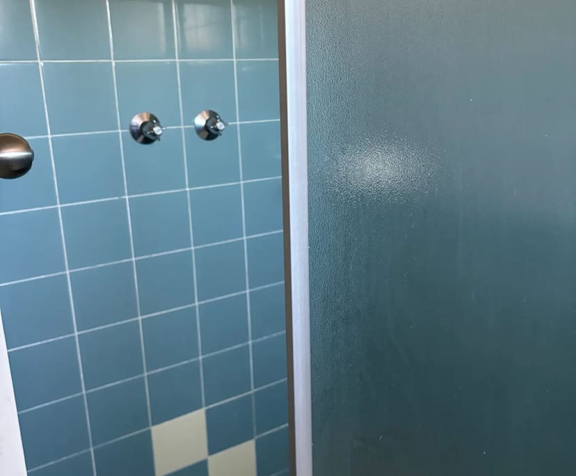 Unfurnished room in a flatshare