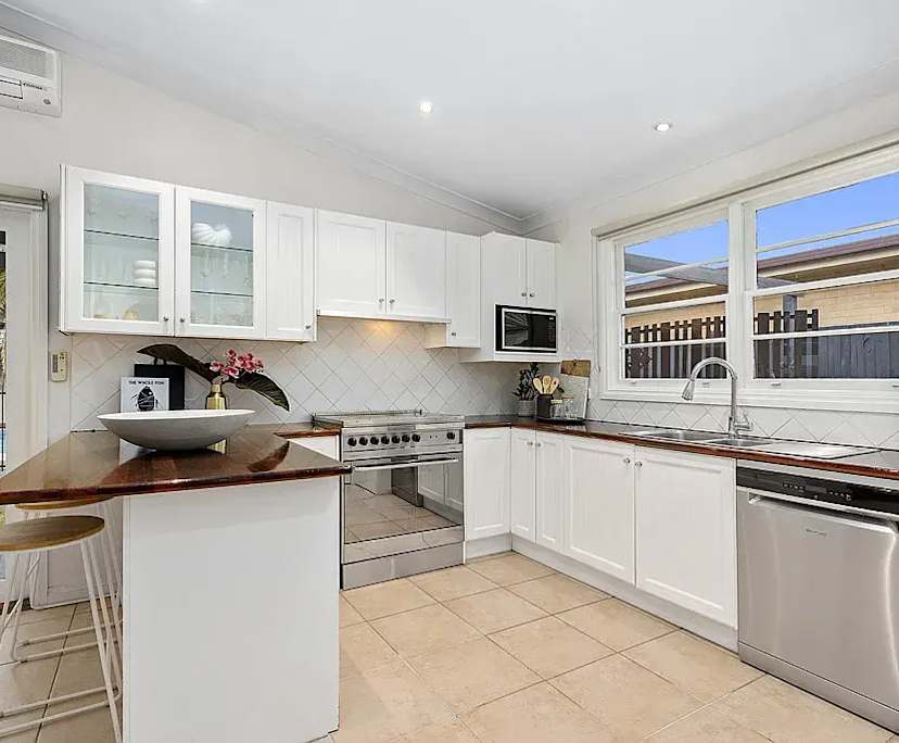 Room in a share house