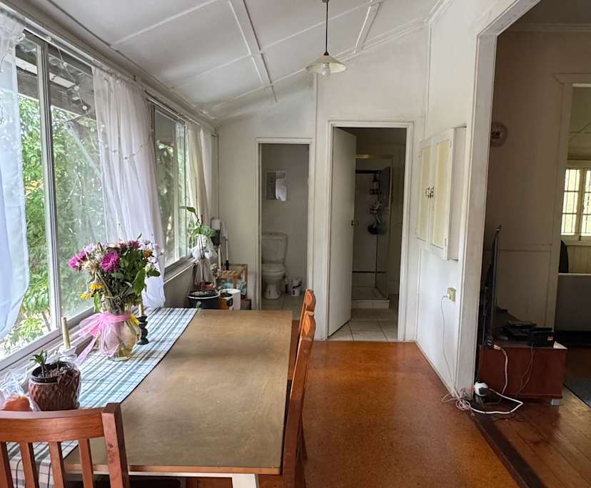 Room in a share house