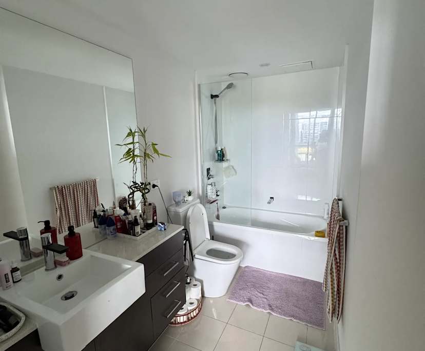 $450, Flatshare, 3 bathrooms, Biggera Waters QLD 4216