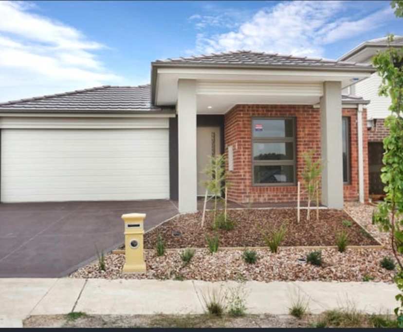 Unfurnished room with ensuite in a share house