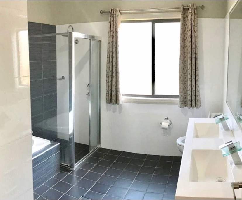 Room in a share house