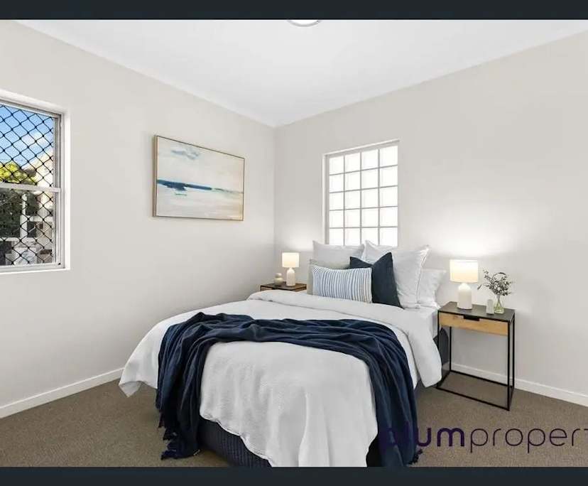 $350, Flatshare, 2 bathrooms, Saint Lucia QLD 4067