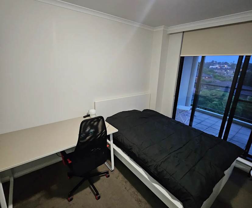 Furnished room with ensuite in a flatshare