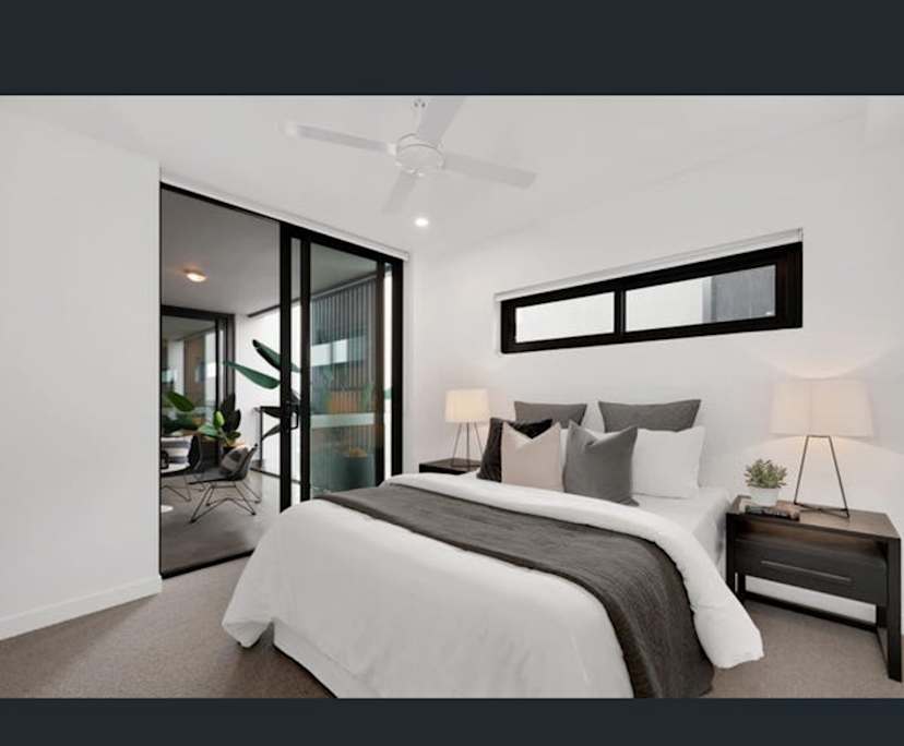 Furnished room with ensuite in a flatshare