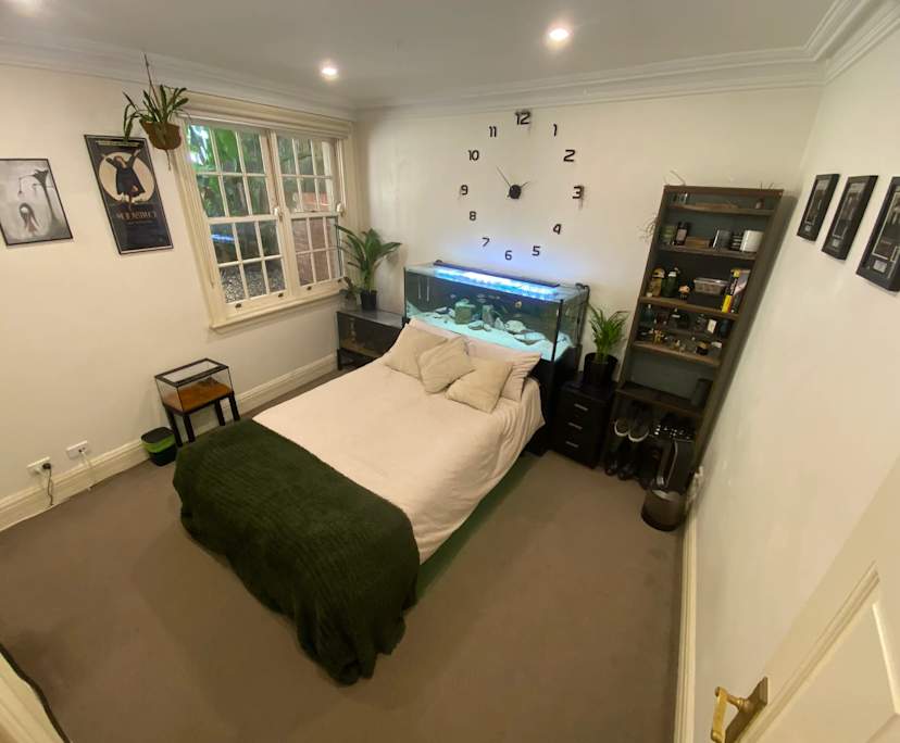 Unfurnished room in a flatshare