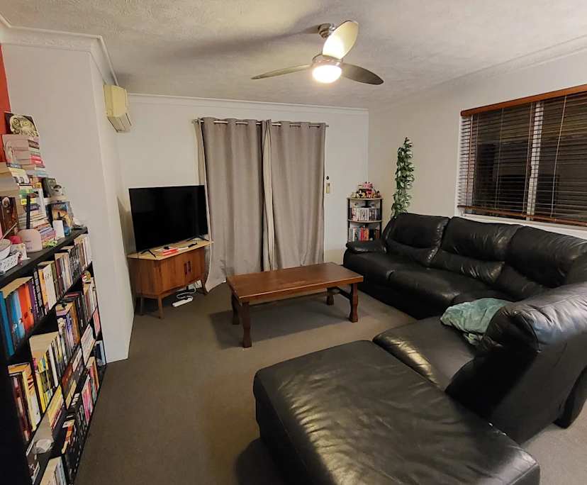 Unfurnished room in a flatshare