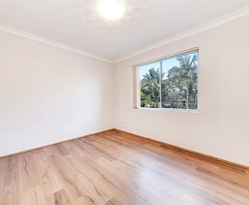Unfurnished room in a flatshare