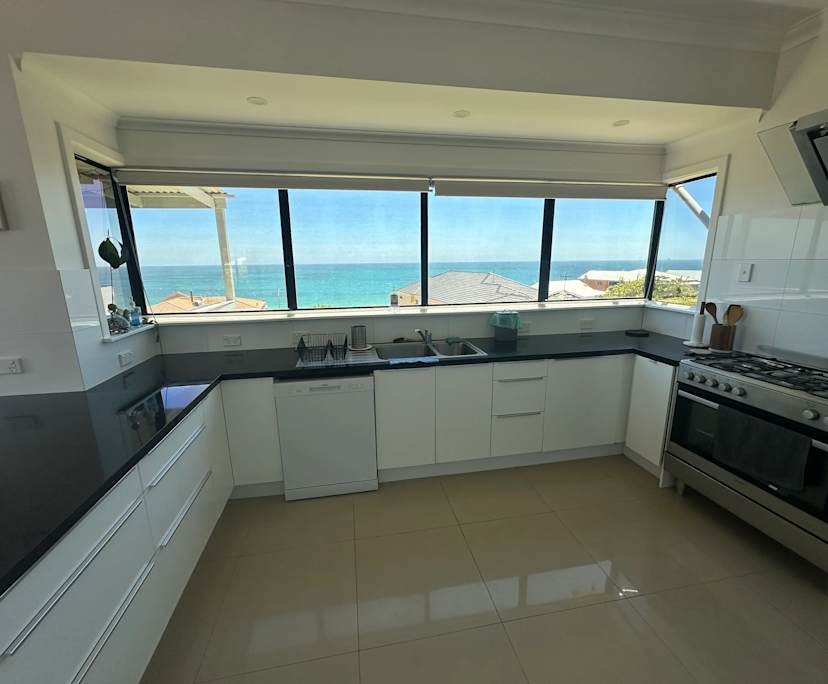 $330, Share-house, 3 bathrooms, Quinns Rocks WA 6030