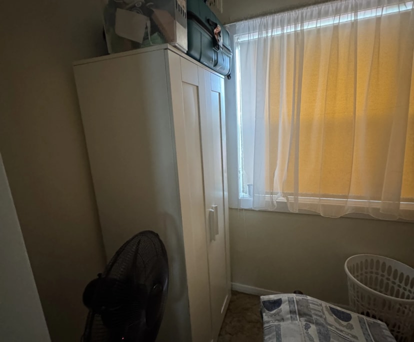 Room in a share house