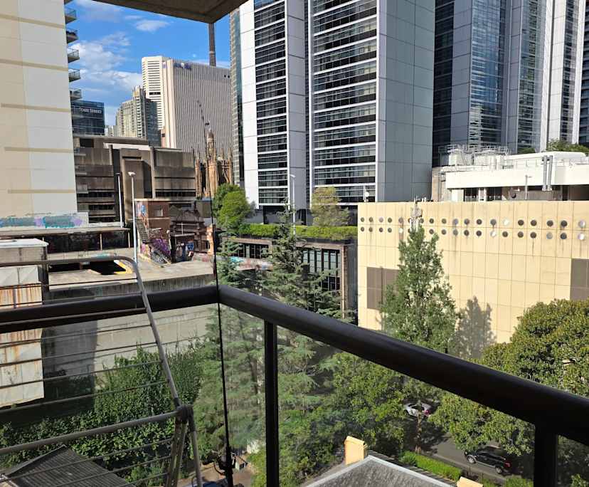 Furnished room in a flatshare