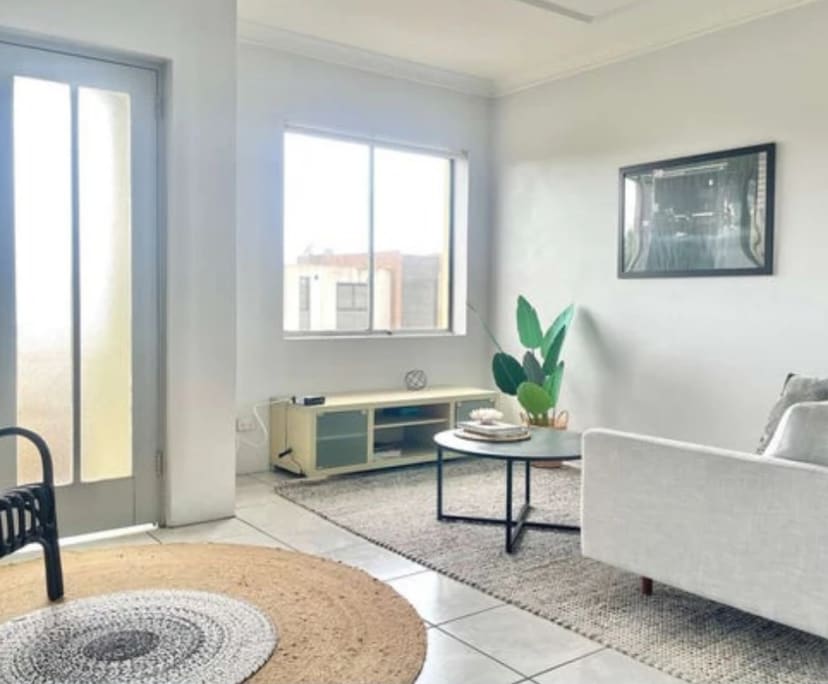 Furnished room in a flatshare