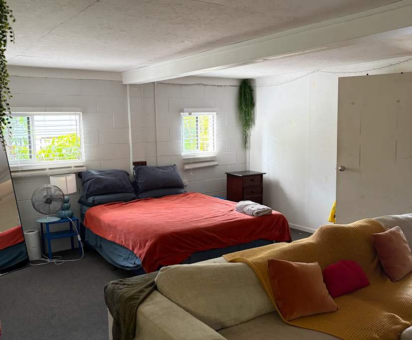 Room in a share house