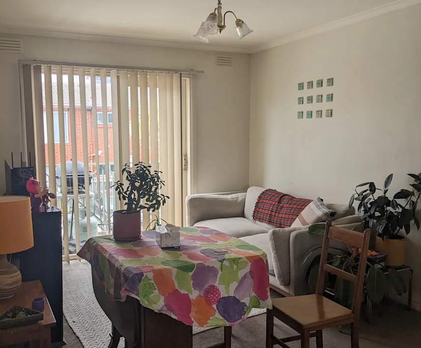 Furnished room in a flatshare