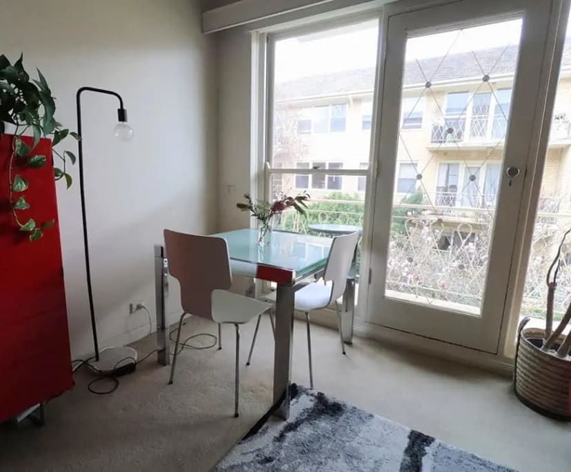 $300, Flatshare, 2 bathrooms, South Yarra VIC 3141