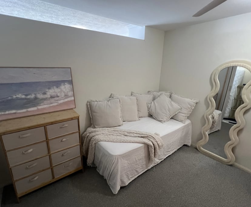 $1,200, 1-bed, 1 bathroom, Surfers Paradise QLD 4217