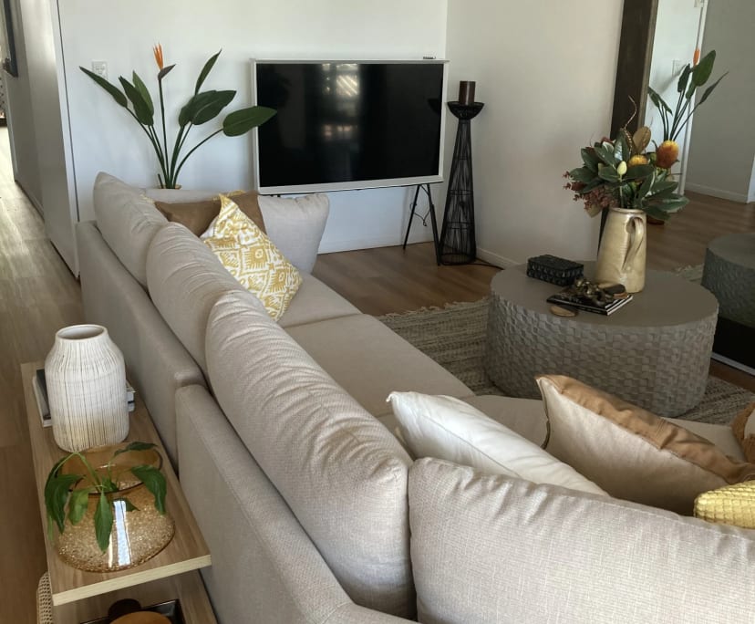 Furnished room with ensuite in a flatshare