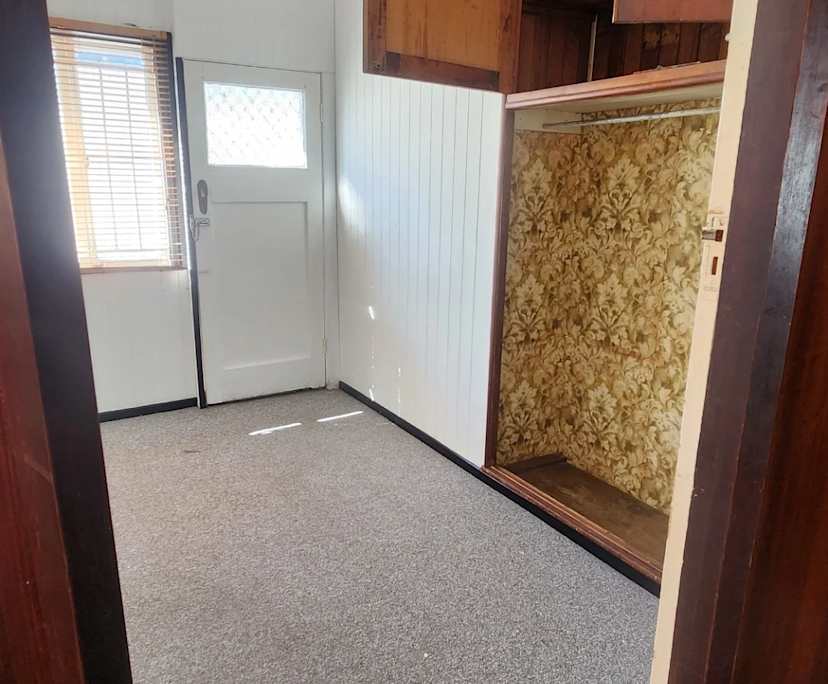Unfurnished room in a flatshare