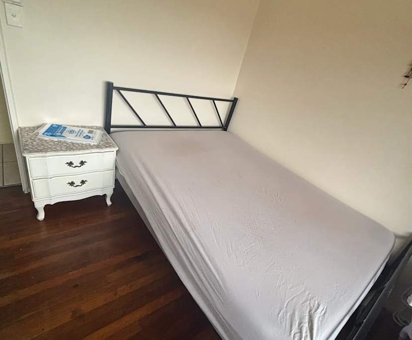 Room in a share house