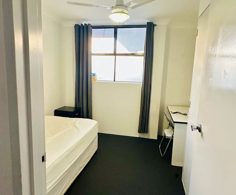 Furnished room in a flatshare