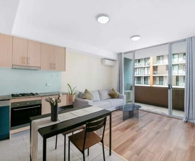 $350, 1-bed, 1 bathroom, Wolli Creek NSW 2205