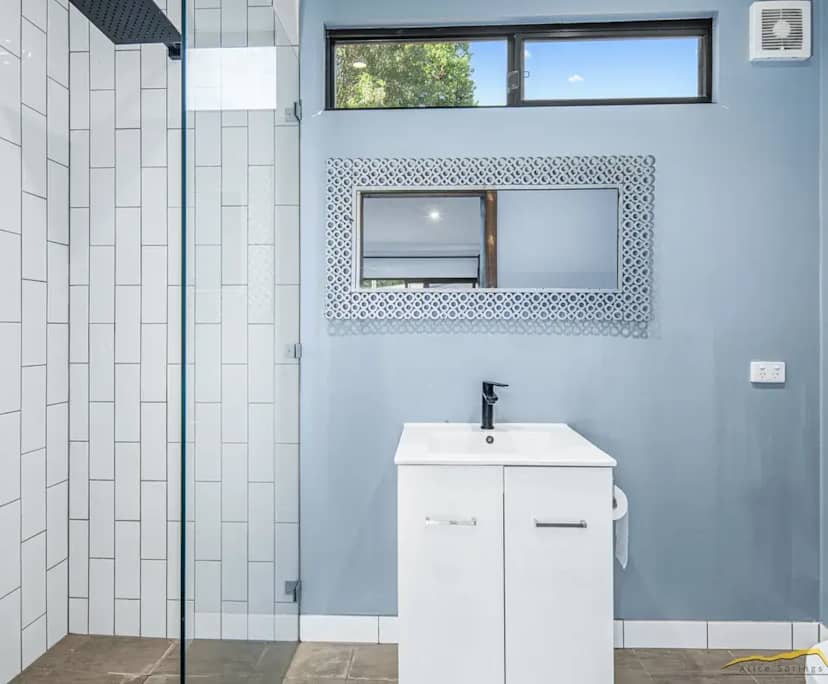 Unfurnished room granny flat for rent