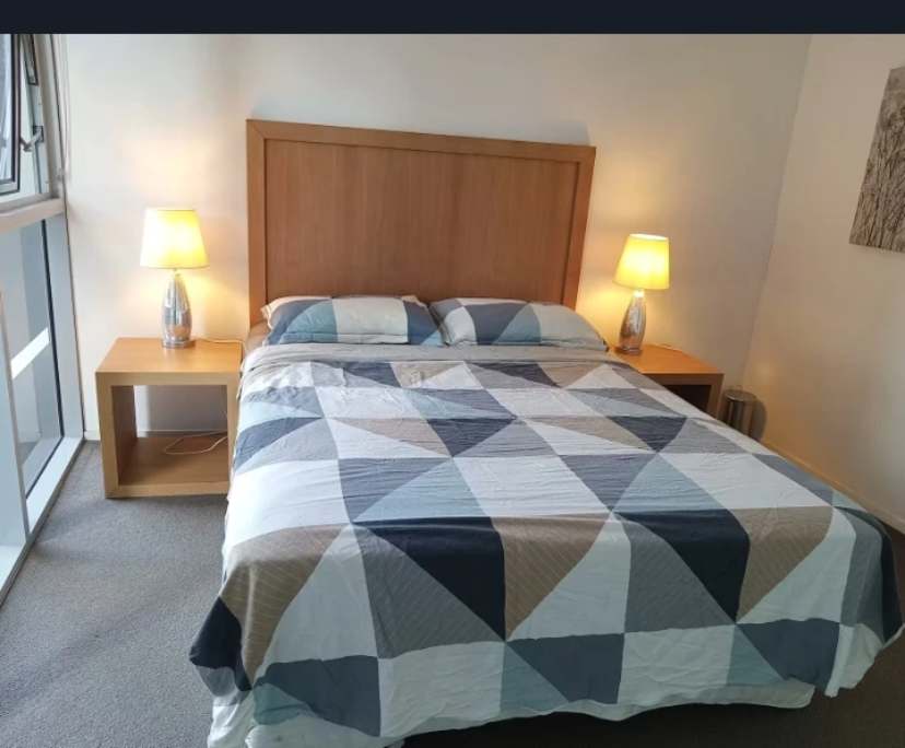 Furnished room in a flatshare