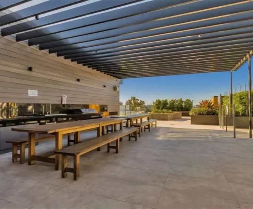 Whole property with 2 rooms for rent