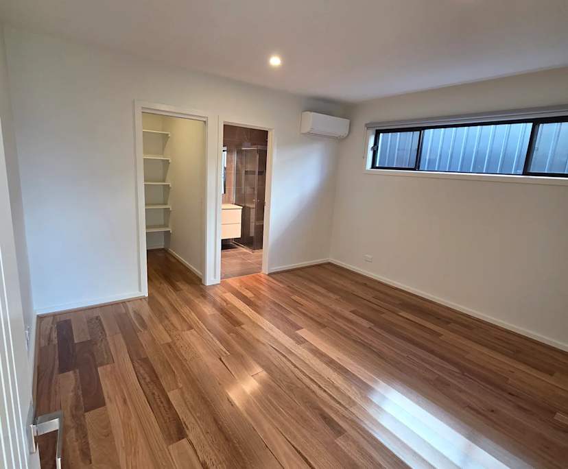 Unfurnished room granny flat for rent