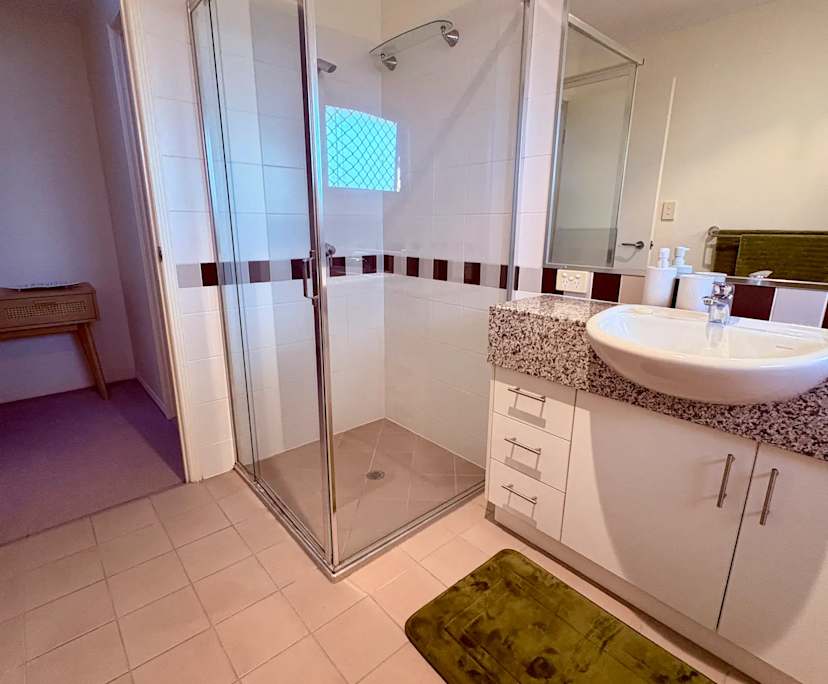 $340, Share-house, 3 bathrooms, Morningside QLD 4170