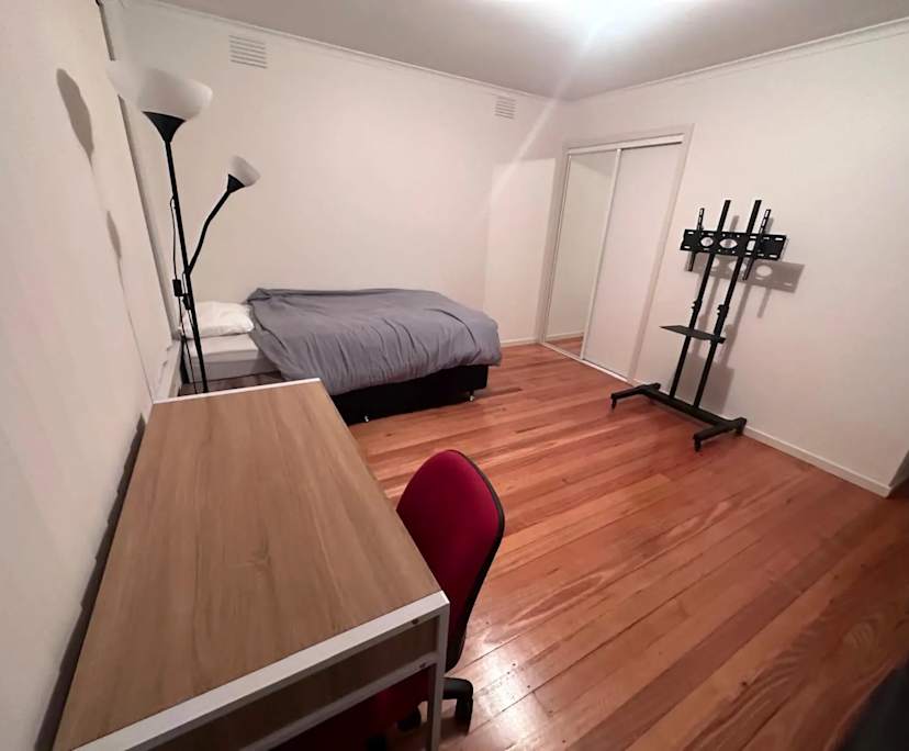 Room in a share house