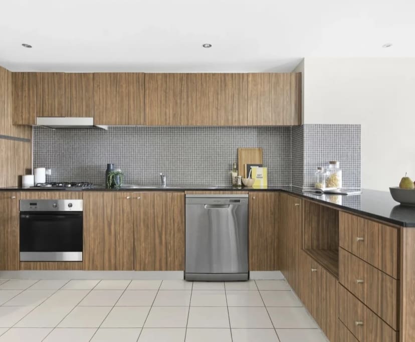 Unfurnished room with ensuite in a flatshare
