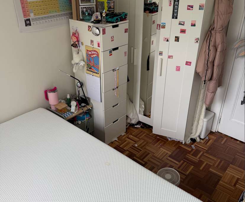 Furnished room in a flatshare