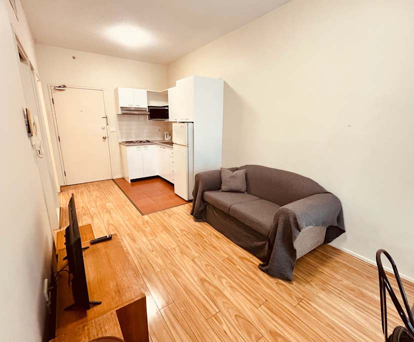 Furnished room in a share house