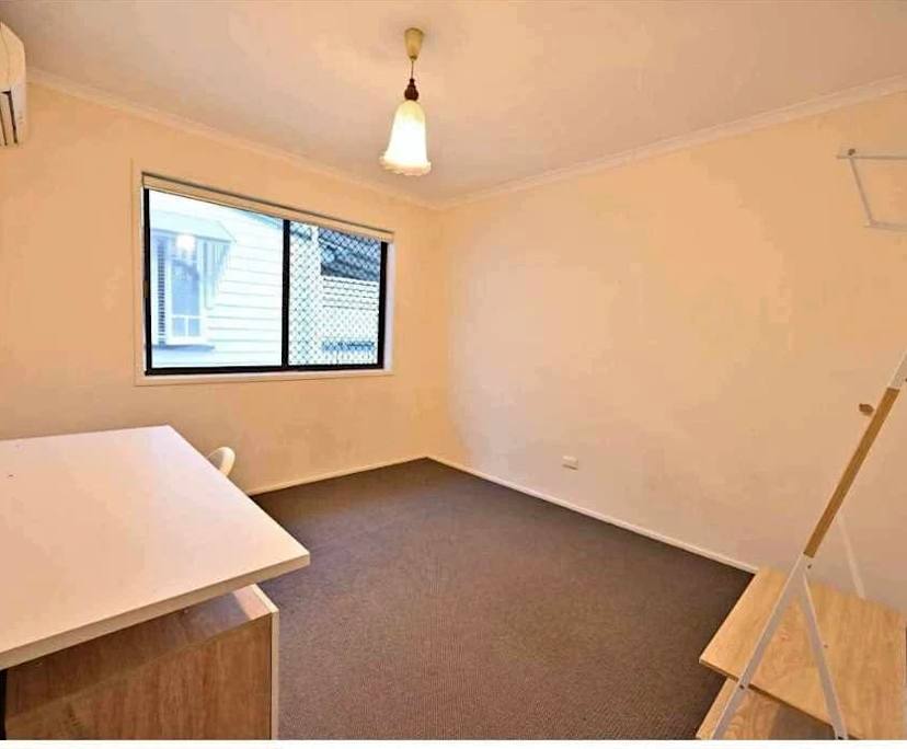 Unfurnished room in a share house