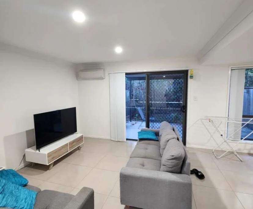 Unfurnished room with own bathroom