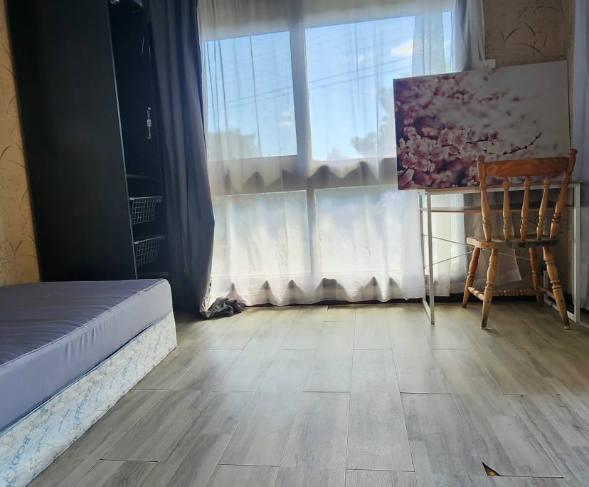 Room in a share house