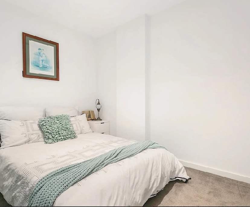 Unfurnished room with own bathroom
