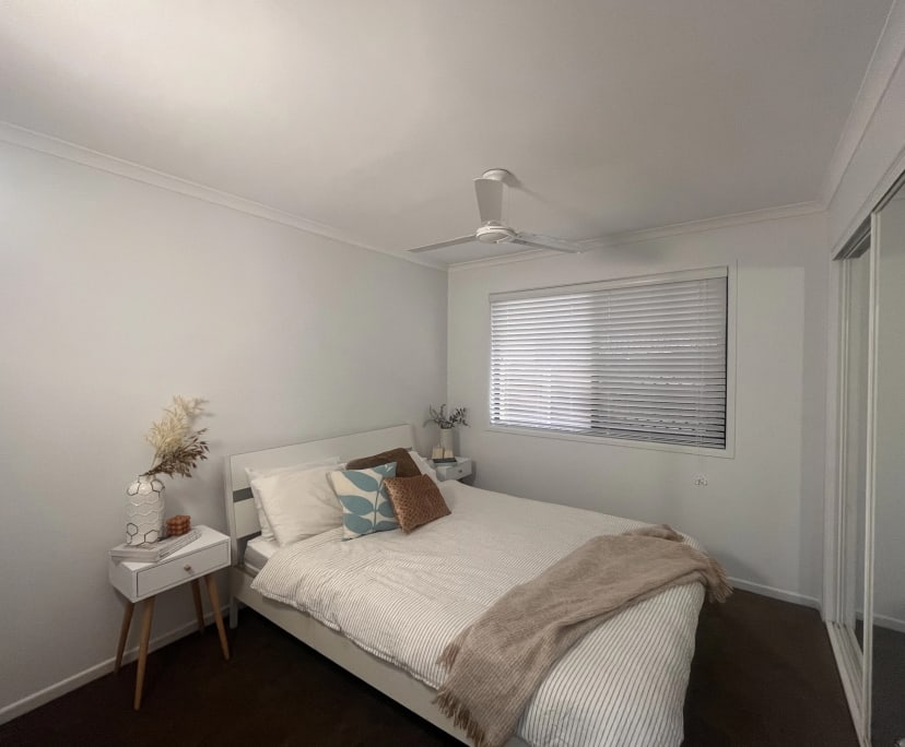 $1,490, Whole-property, 5 bathrooms, Saint Lucia QLD 4067